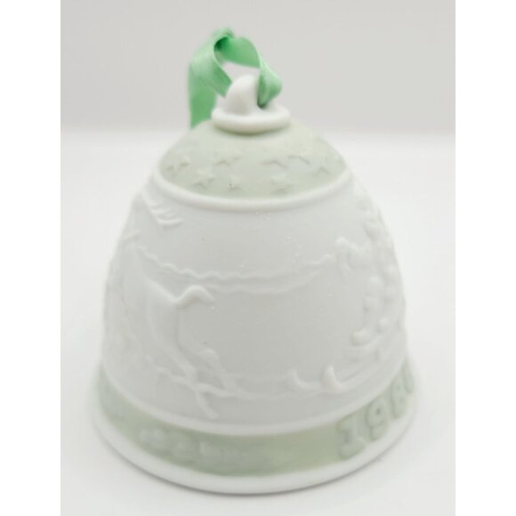 Lladro 1988 Porcelain Christmas Bell With Santa & Reindeer Motif White & Green - Picture 4 of 8